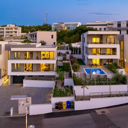 Hadrie Luxury And Rova Ed Apartment Vantacici