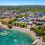 Hadrie Luxury And Rova Ed Apartman